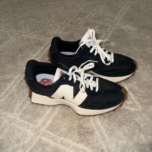 Womens New Balance 327